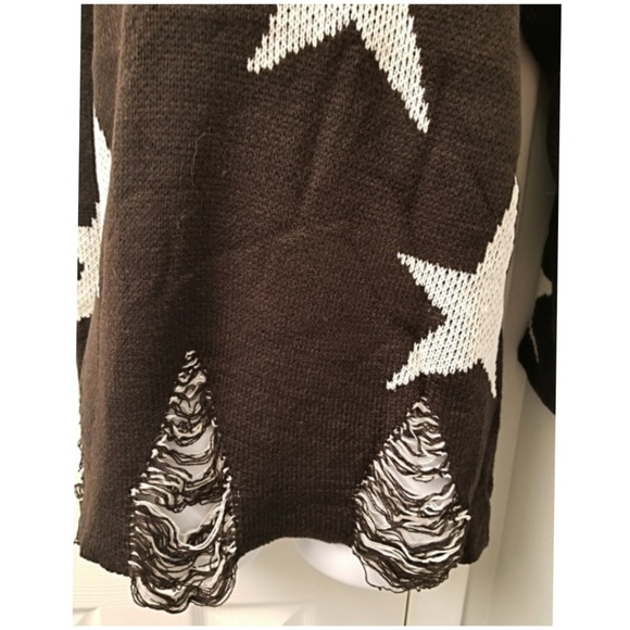 Last medium one..Off shoulder star sweater - Picture 7 of 8